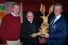 Annual-mass-2007-Monsignor-OCallaghan-appreciation-gift-6